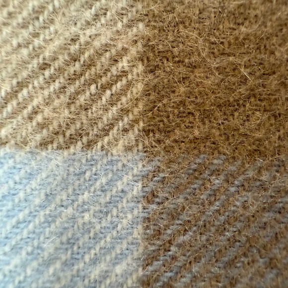 Burberry 100% Cashmere Scarf 🏴– Made in Scotland – Light Blue Check - Picture 9 of 17